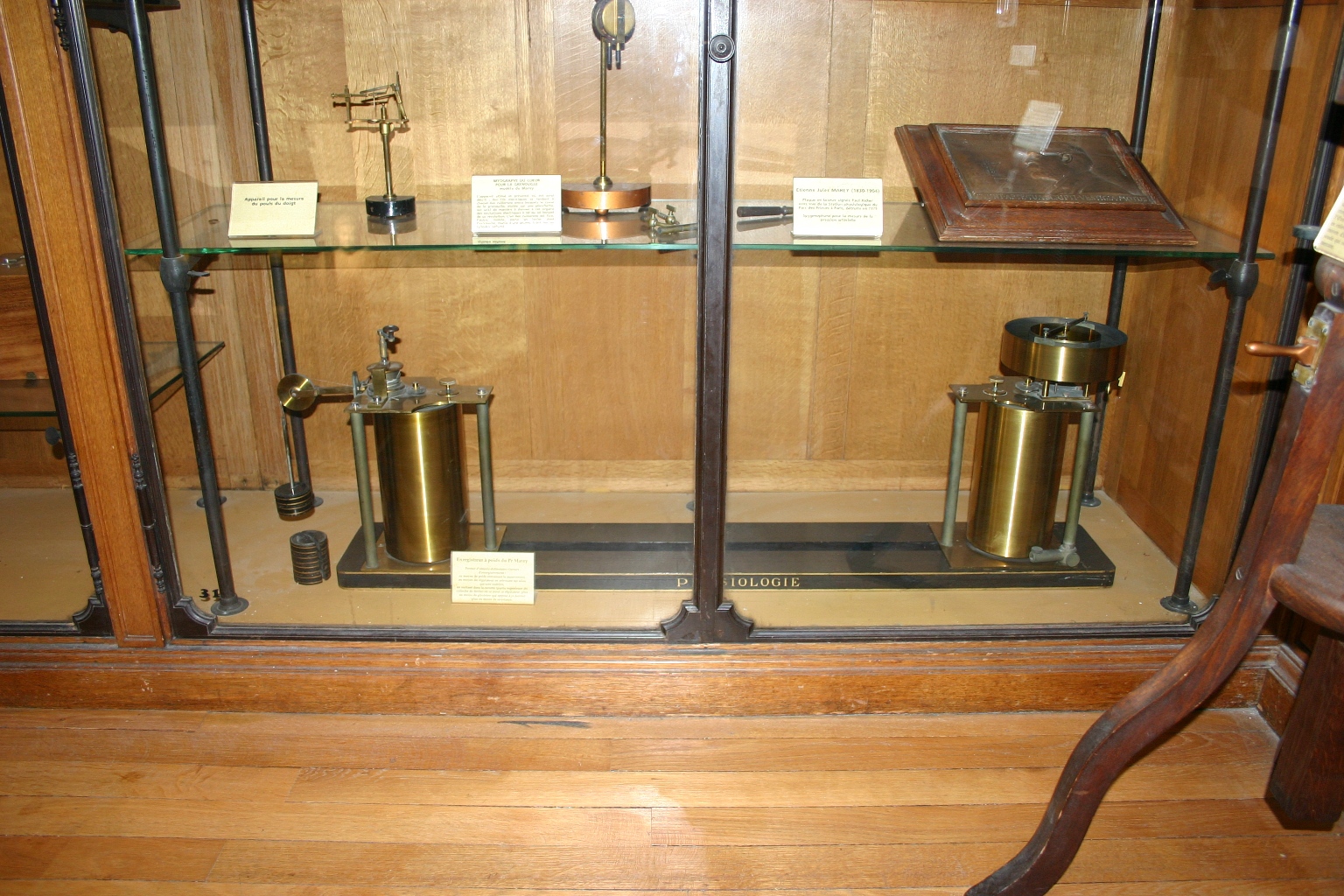 Etienne-Jules Marey's instruments and memories,Musée d'Histoire de la Médecine, Paris (5).JPG